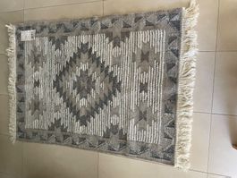 Neuer Teppich Grau/Weiss Fransen 120X170cm, (OVP 249.-)