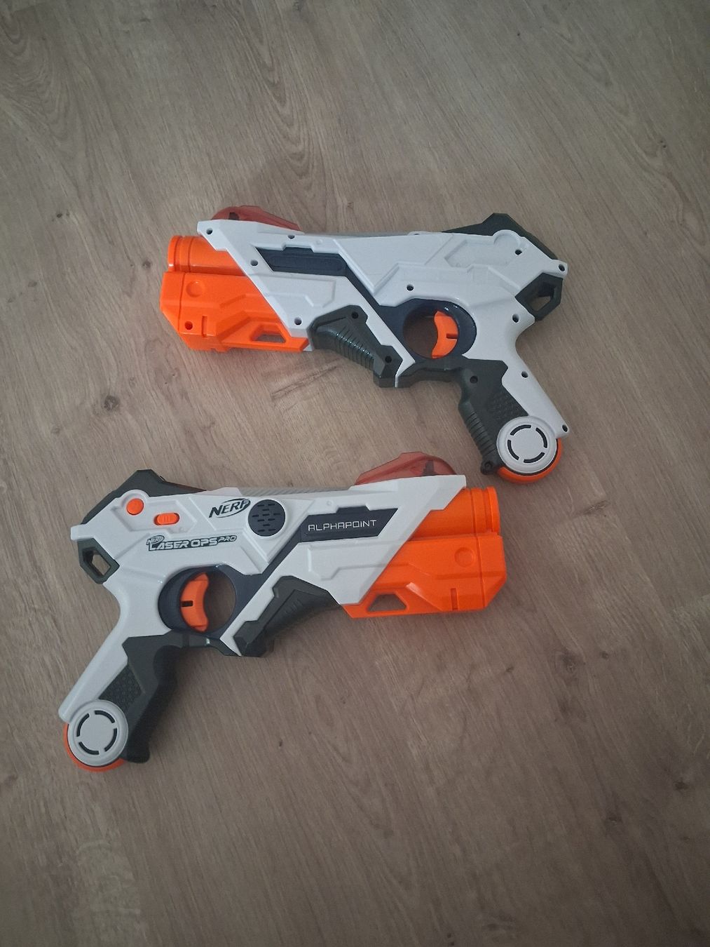 Nerf Giocattoli: 2 Elektrische Laser Nerfs – Usato da Ried b. Kerzers venduto da Juere76