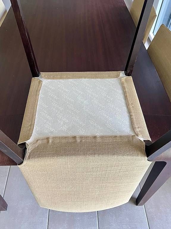 Sedie: Ensemble de 6 chaises Zanotta – Usato da Vésenaz venduto da Bartos 2