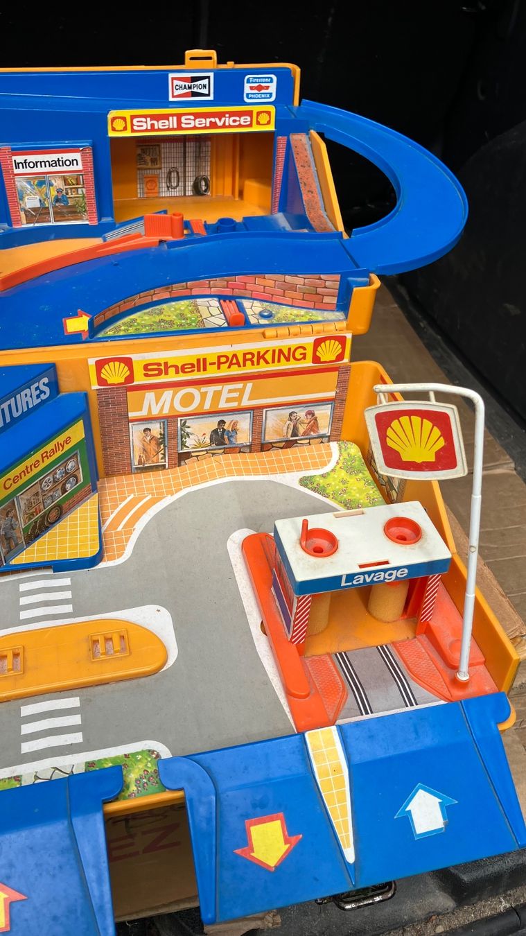 Giocattoli: Garage Shell enfant vintage valise – Usato da St-Cierges venduto da LeRegain 3