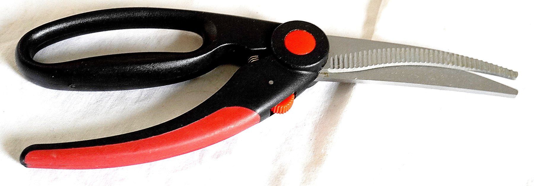 Tous les outils: Pouletschere neu – D'occasion à Baar par 2cvbaar