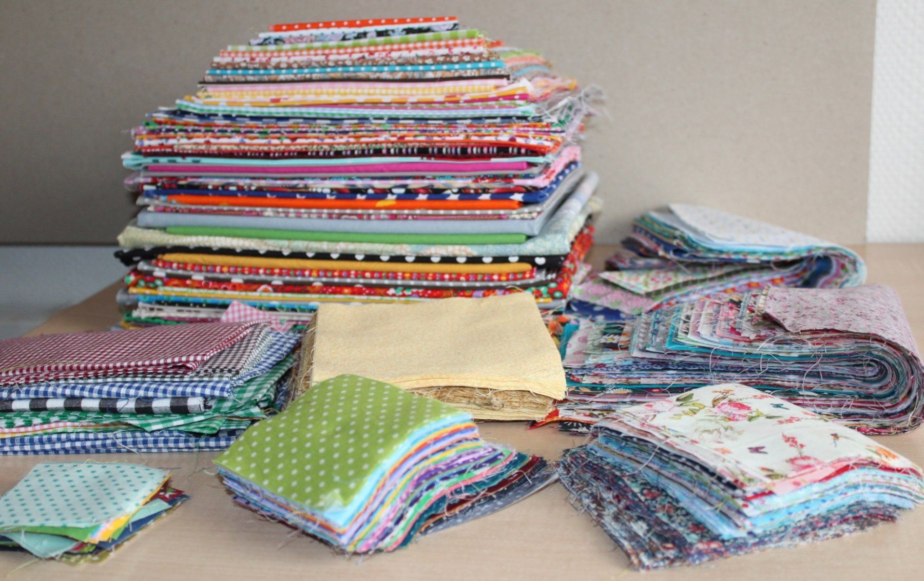 Tessuti: Stoffpaket Baumwollstoffe Patchwork – Nuovo (secondo la descrizione) da Obfelden venduto da solomon111
