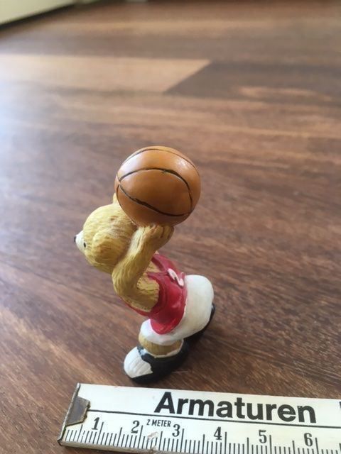 Statuette: Bär, Basketball – Usato da Pfäffikon ZH venduto da GZHDZV 1