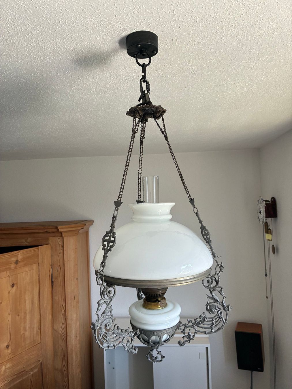 Lampadari & plafoniere: Hängelampe antik Messing Glas weiss – Usato da Uznach venduto da Kas-Fri 4