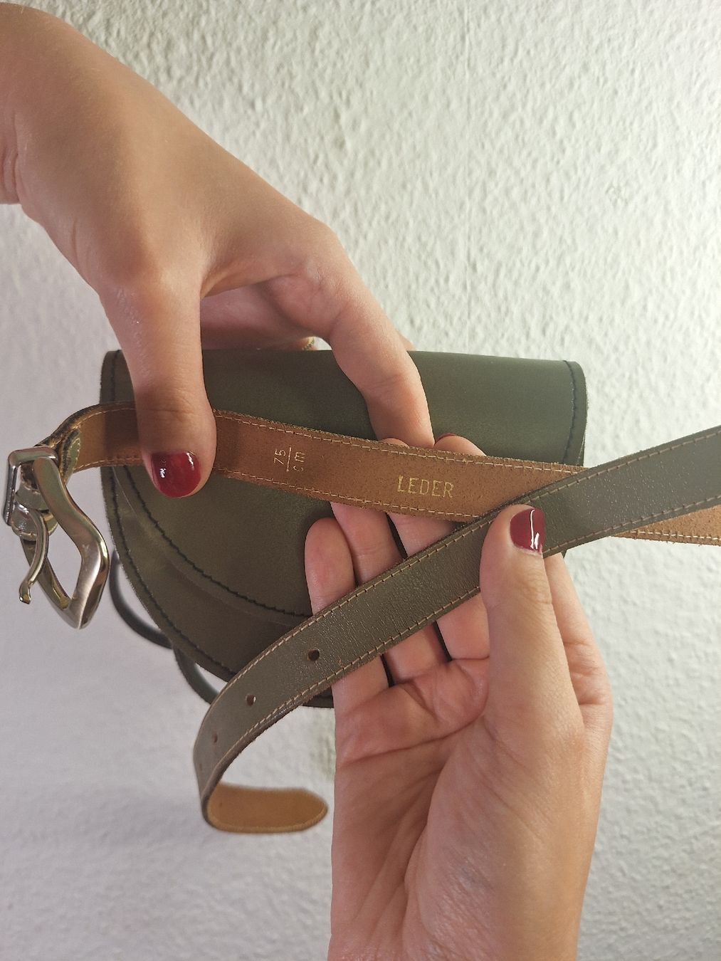 Sacs femmes: Tasche Leder khaki – D'occasion à Wetzikon ZH par kuk_9q2n 3