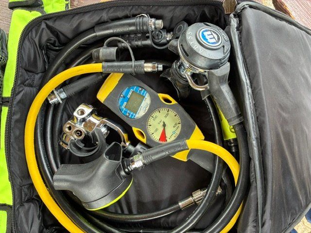 Mares Atemregler & Jackets: Matériel de plongée – Gebraucht aus le locle von jackfisch 1