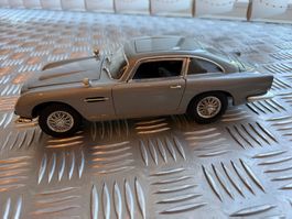 Aston Martin DB5 - James Bond Goldfinger