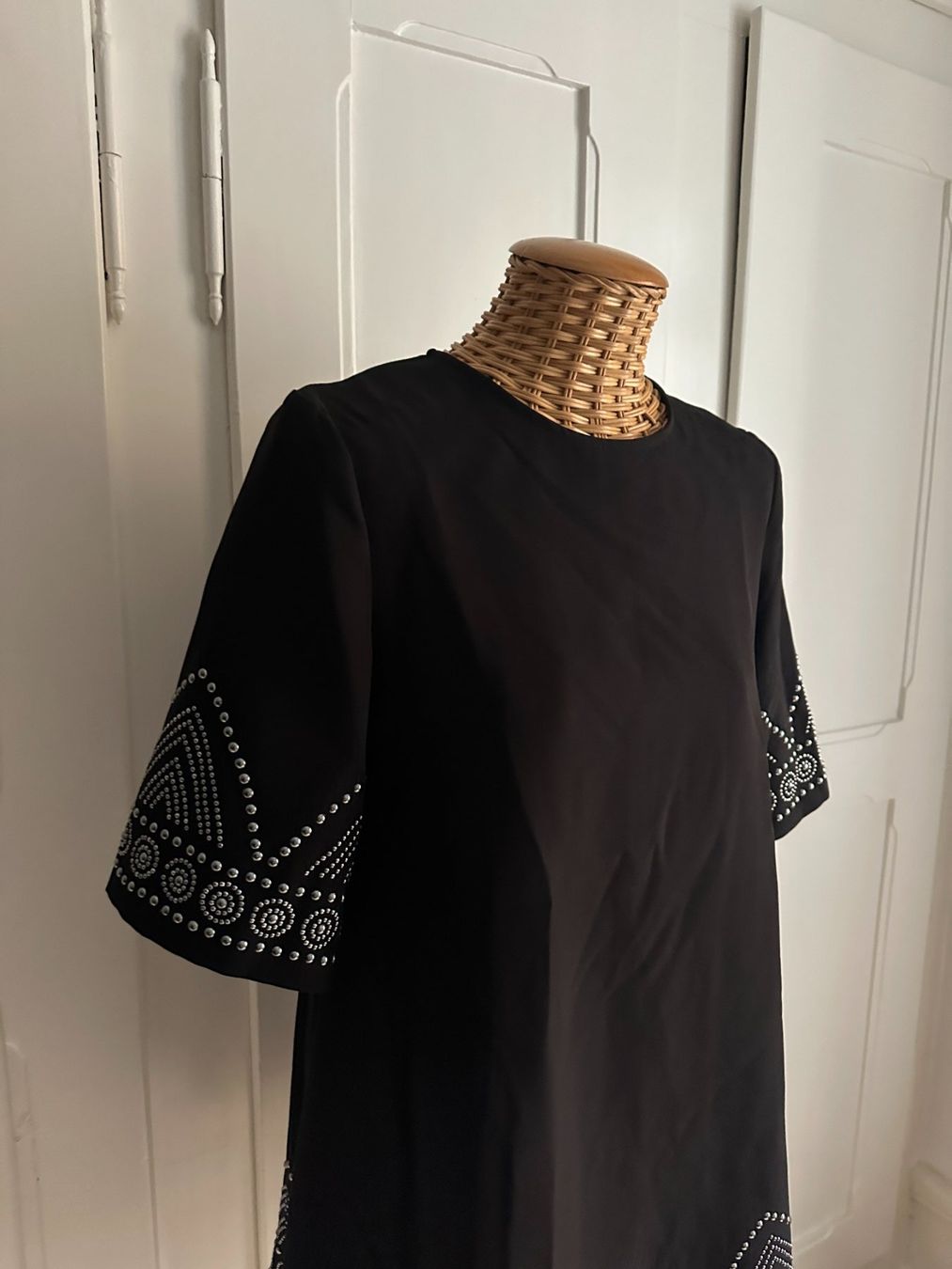 Vestiti: VICOLO - Kleid schwarz mit Nieten S – Usato da Zürich venduto da Diazaio 1