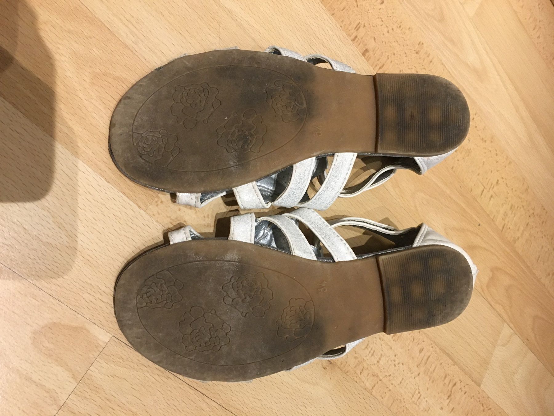 Schuhe für Mädchen: Schöne Sandalen mit Glitzersteinen Gr. 34 – Gebraucht aus Uetendorf von Gar_9pvy 4