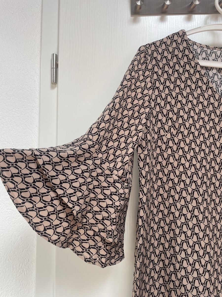Kleider: Robe imprimée manches évasées – Gebraucht aus Corgémont von Leane.Z 1