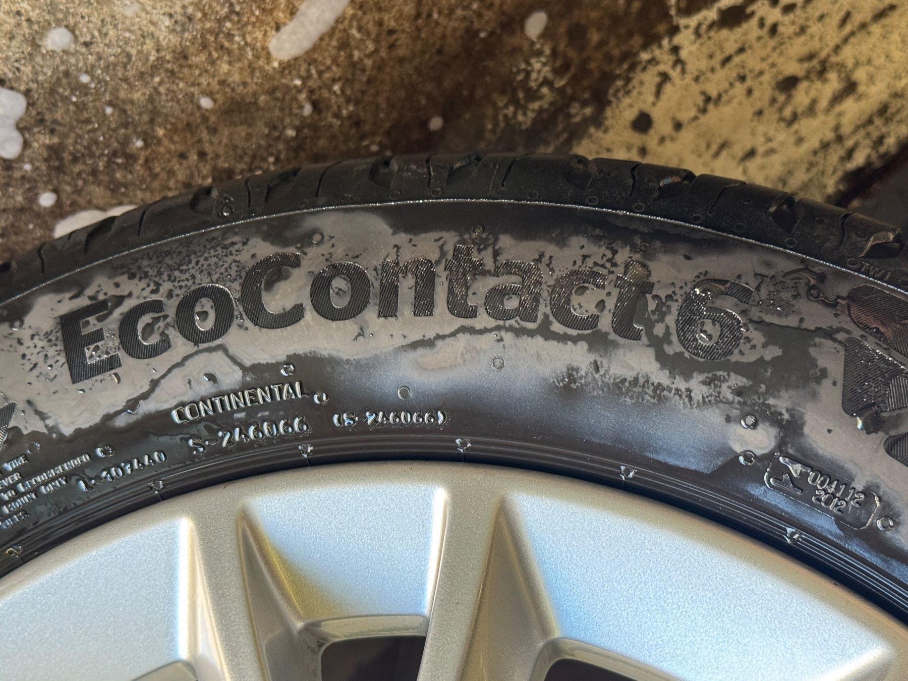Continental Pneus & Roues: 185/60R15 – D'occasion à Widen par Dinero02 1