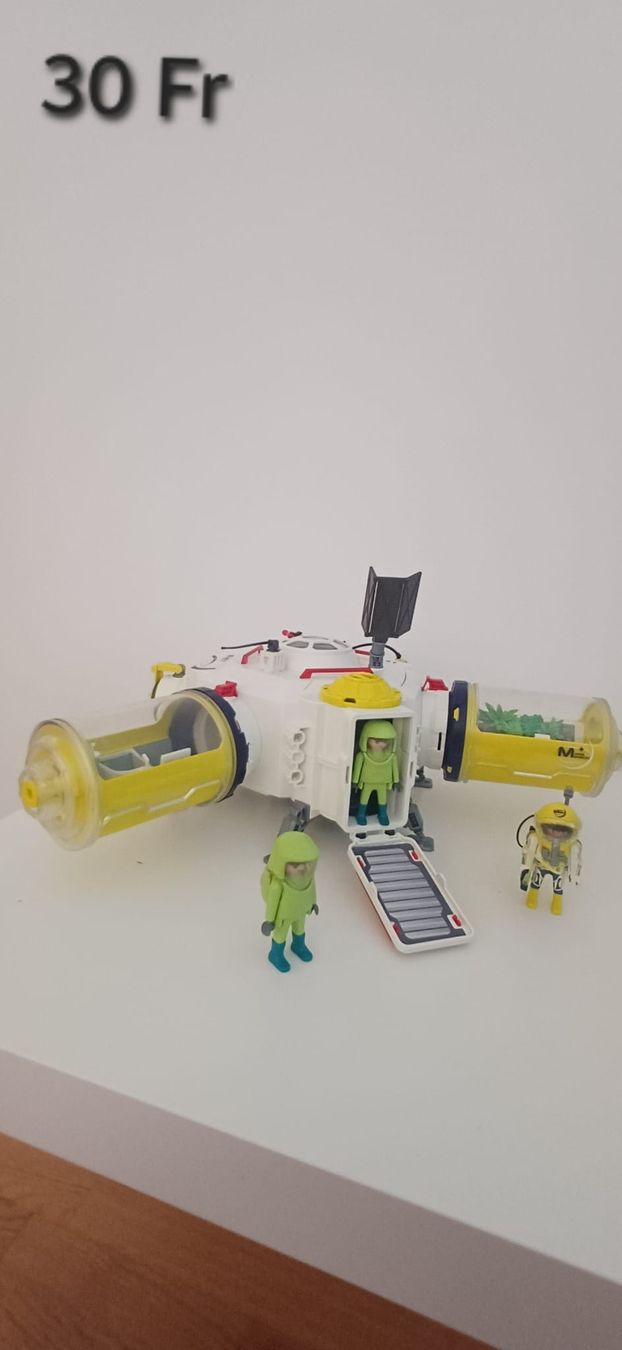 Playmobil Spielzeuge: Playmobil Mars-Station – Gebraucht aus Naters von epsipilu 3