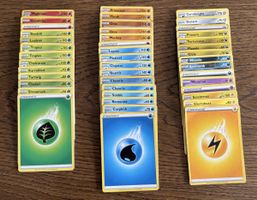Diverse Pokémon Sammelkarten