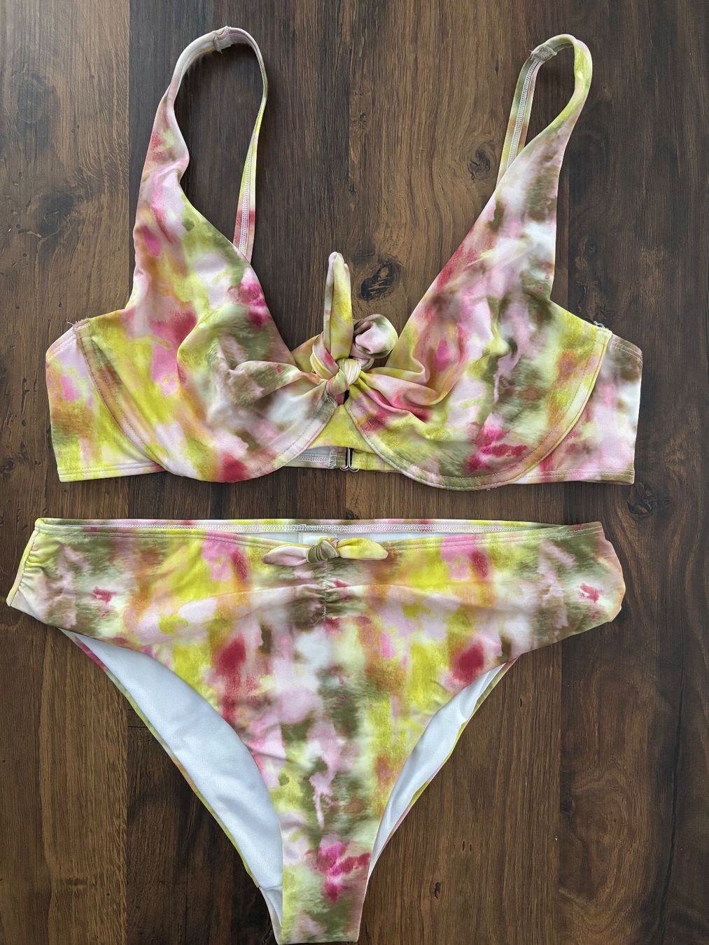 Costumi da bagno & Bikini: Schöner bunter bpc Bikini - Grösse 40/85B    Neu – Nuovo (secondo la descrizione) da Kleinandelfingen venduto da Baba23