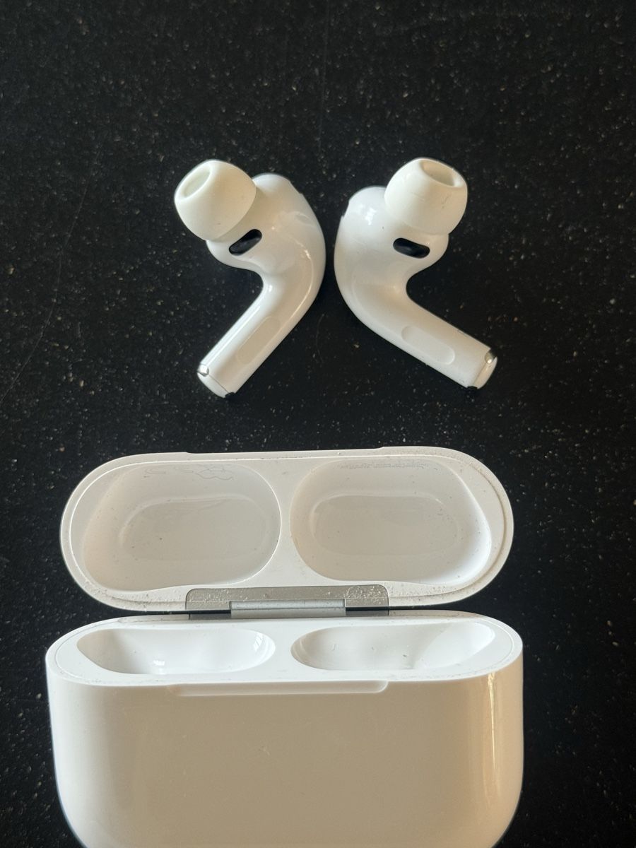 Apple Cuffie: Apple AirPods Pro 3 – Nuovo (secondo la descrizione) da Solothurn venduto da Gnaraloo 2