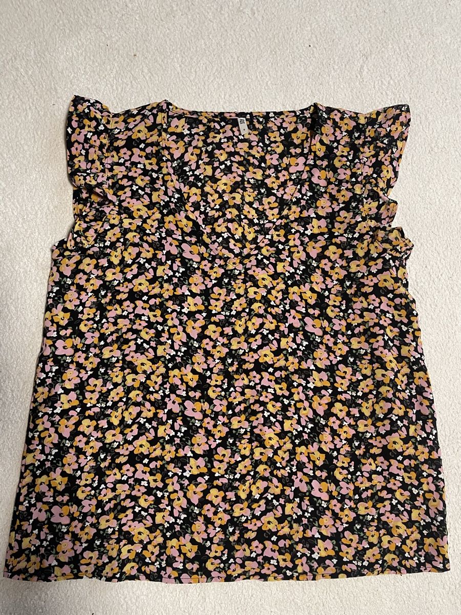 Tops: 5 hauts taille s-m – D'occasion à Sugiez par Becool18