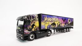 c1 Herpa Mercedes Benz Actros Koffersattelzug "Happy Hallowe