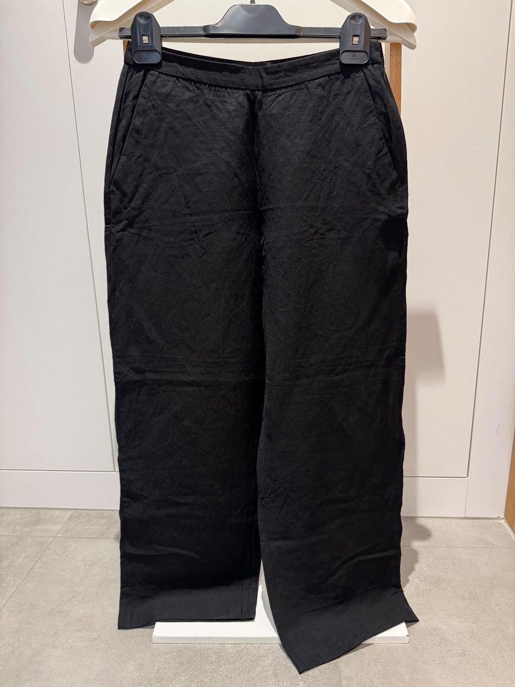 Massimo Dutti Pantaloni: Massimo Dutti Hose, schwarz, Gr. 34-36 – Usato da Aarau venduto da Ruta_Ra