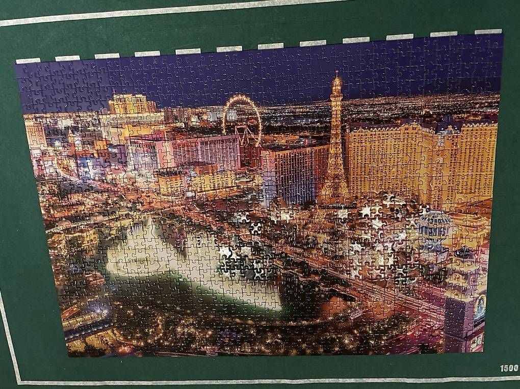 Puzzle: Neon Puzzle Las Vegas – Usato da Sarnen venduto da OWAccount