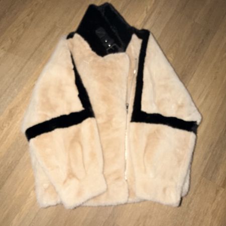 Kunstfelljacke beige schwarz Reissverschluss Grösse M