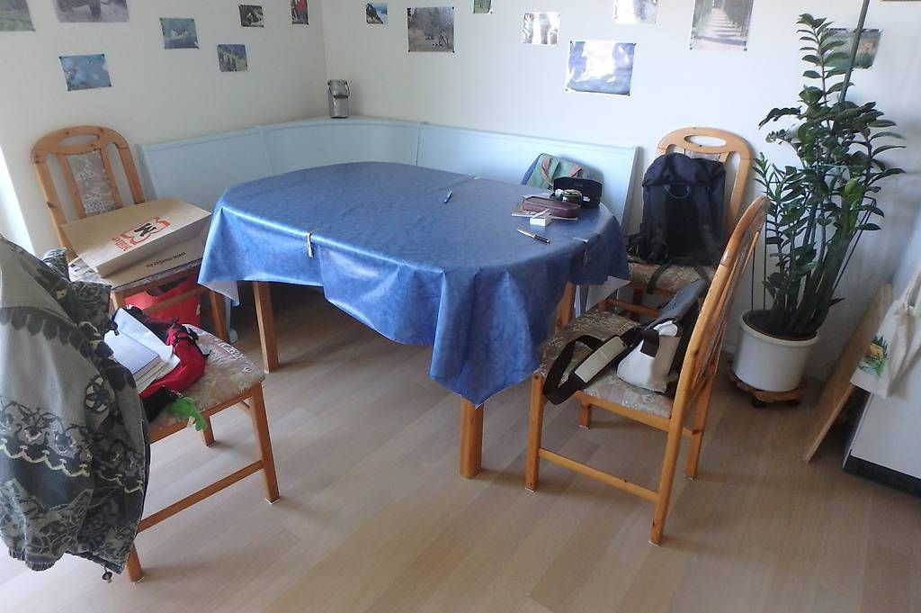Set di tavolo e panche: Küchentisch mit 4 Stühlen – Usato da Biberist venduto da danifan