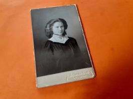 SCHWIIZER JUGEND DAZUMAL - JEUNE FEMME - LAUSANNE