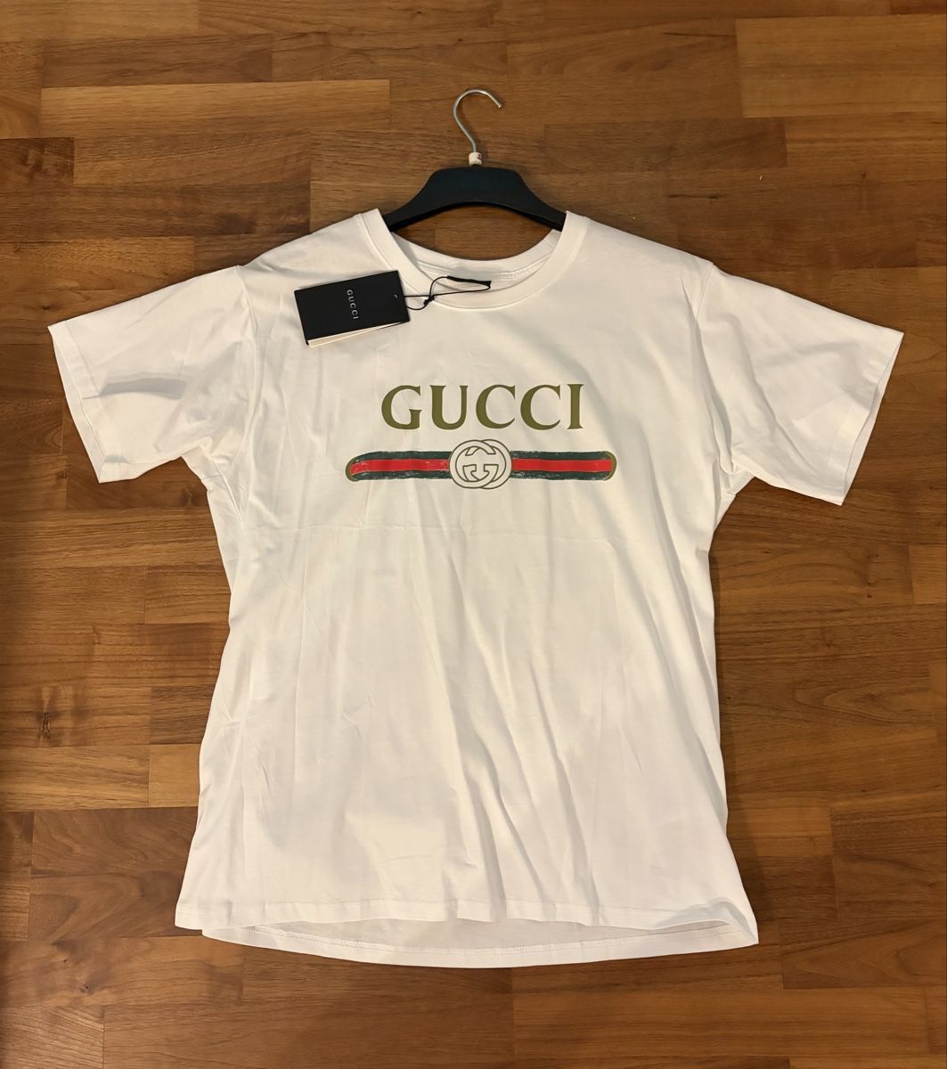 Gucci T-shirt: Gucci T-Shirt Weiss – Nuovo e nell'imballaggio originale da Moosseedorf venduto da prodrips_ch