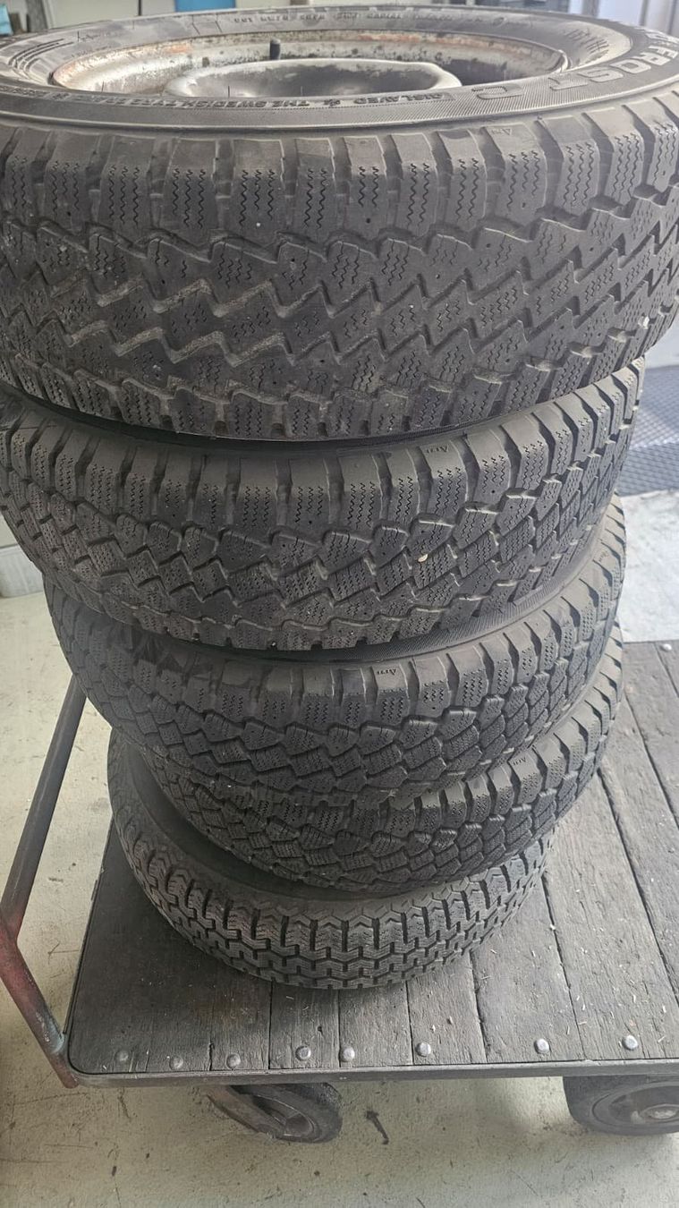 Volkswagen Pneumatici & Ruote complete: 5x 14 zoll Rad VW T3 – Usato da Brunnen venduto da Hirm1
