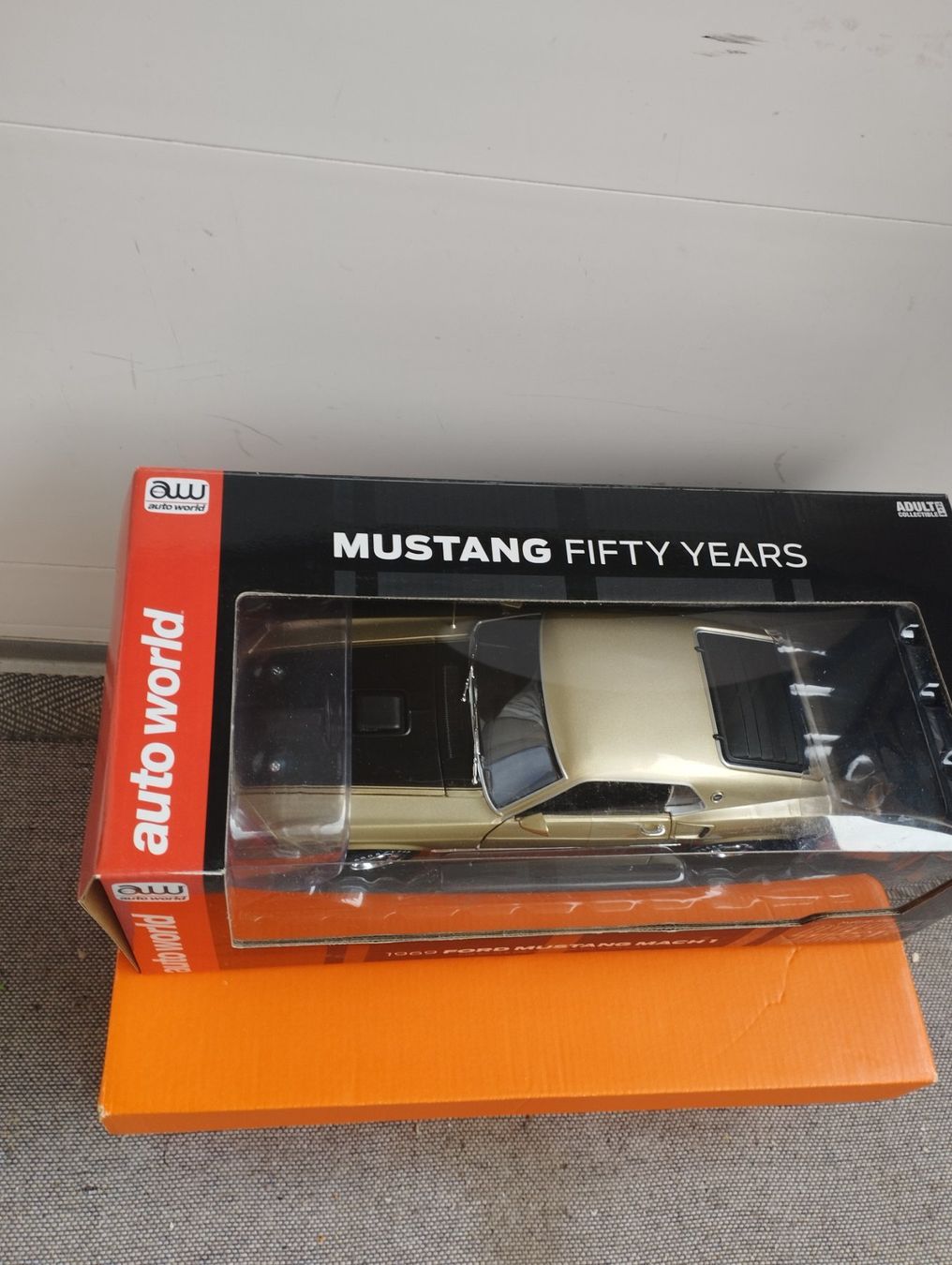 AMT/ERTL Modellini d'auto: 1969 Ford Mustang MACH 1 - 50 years – Nuovo e nell'imballaggio originale da Chur venduto da oriori