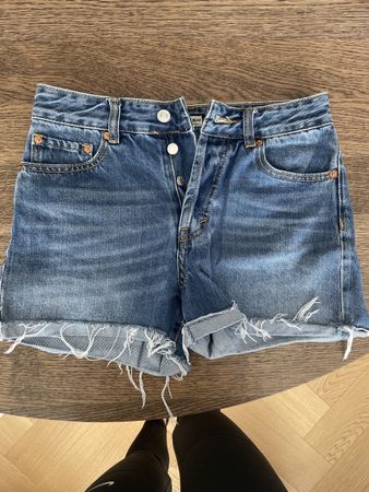 Jeans-Shorts von Pull&Bear, Gr. 34