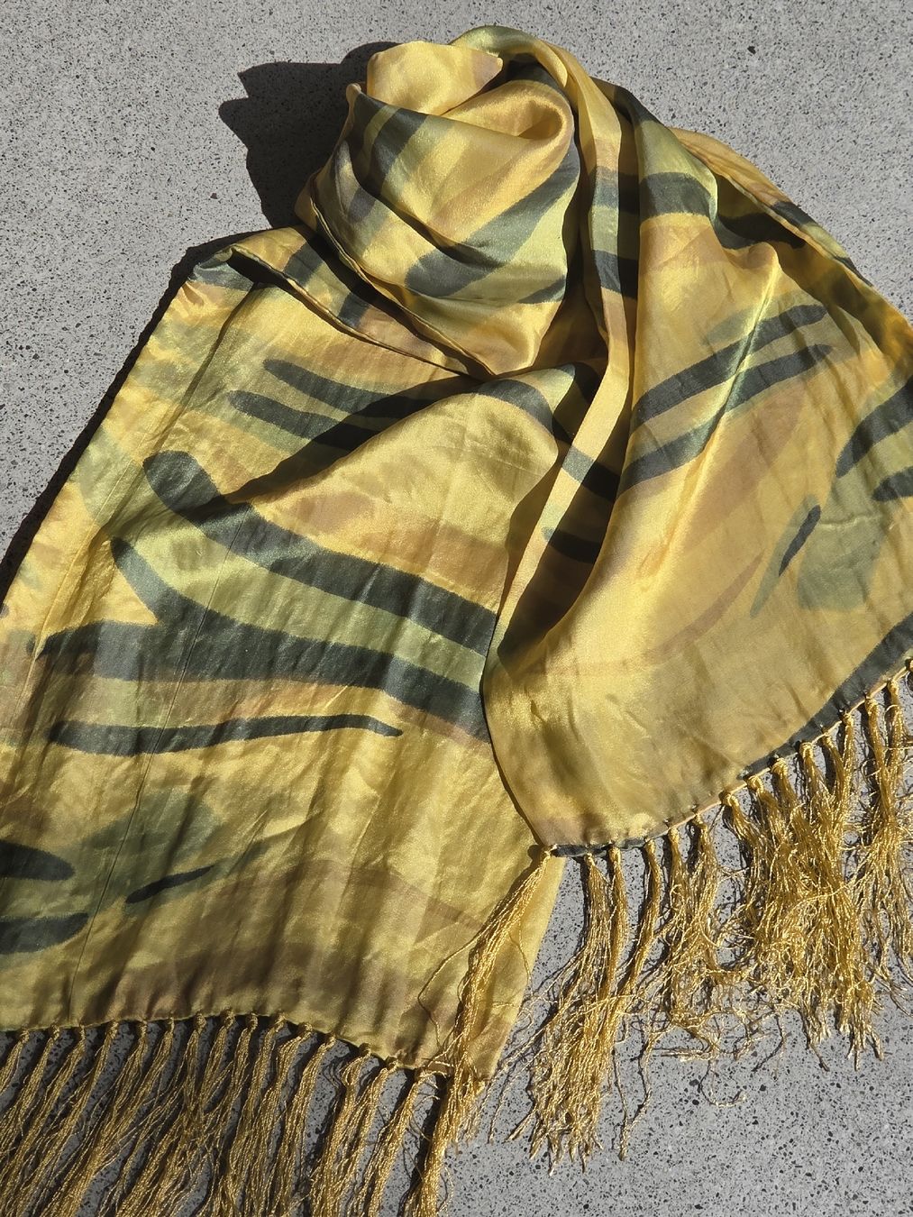Foulard & Sciarpe: Seidenschal mit Fransen, L 136 cm – Nuovo e nell'imballaggio originale da Frauenfeld venduto da Schenken-mit-Herz