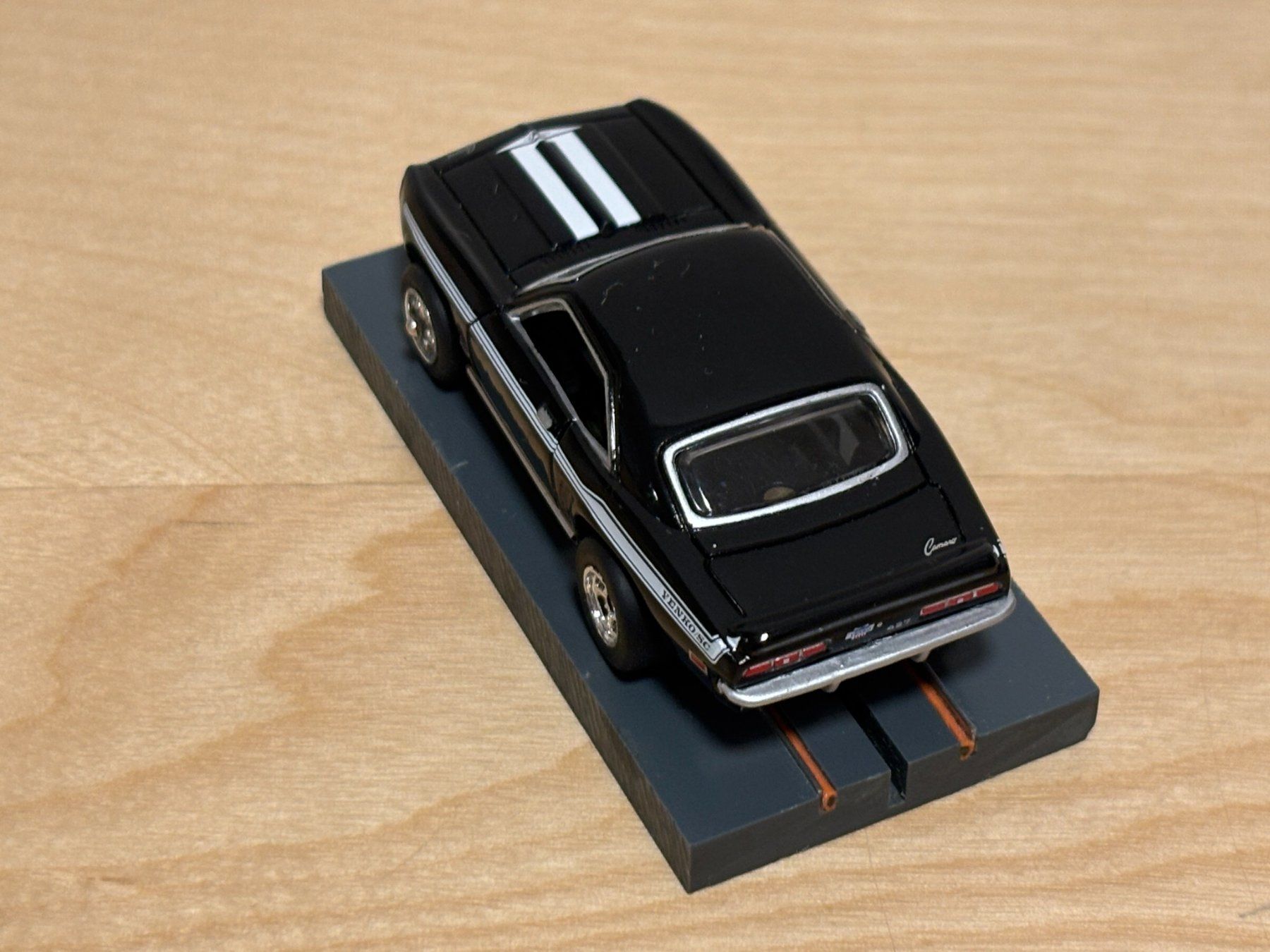 Circuits: Johnny Lightning Yenko Camaro schwarz – Neuf (Voir description) à Bülach par h0slotch 2
