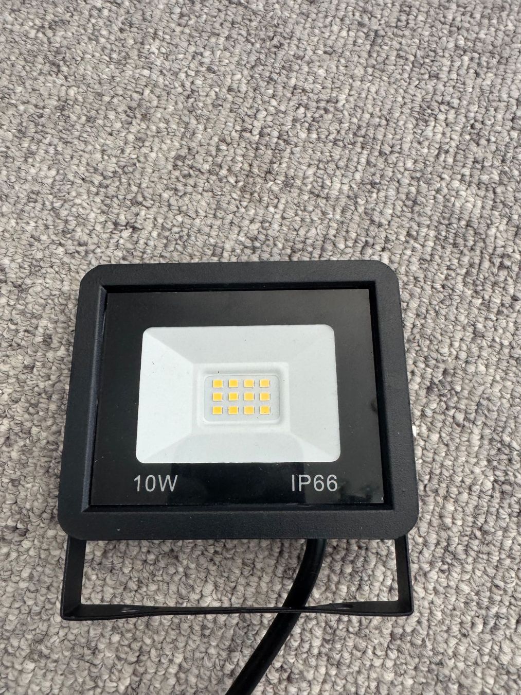 Lampen: LED Fluter 10w schwarz – Gebraucht aus Weinfelden von rizzla360 1