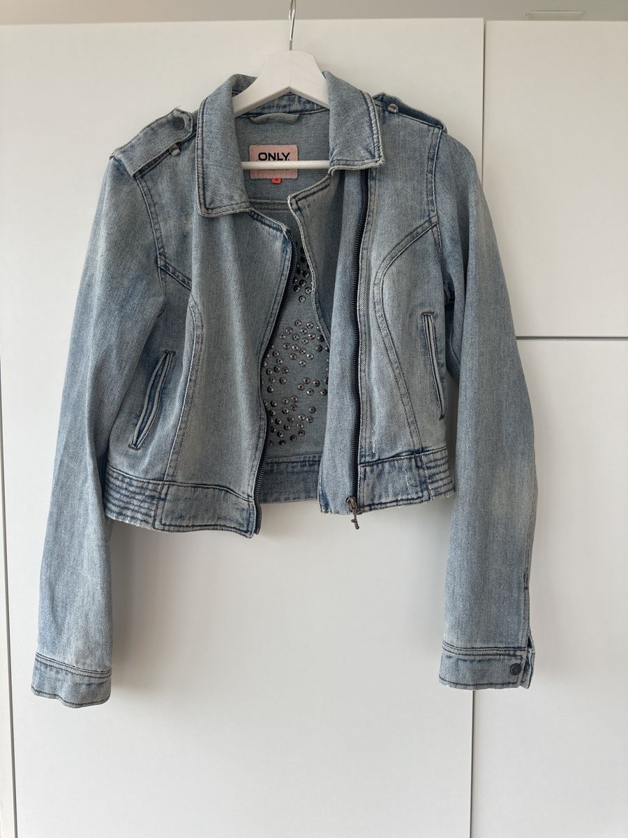 Only Jacken: Jeansjacke mit Nieten – Gebraucht aus Zürich von mel_r8f2