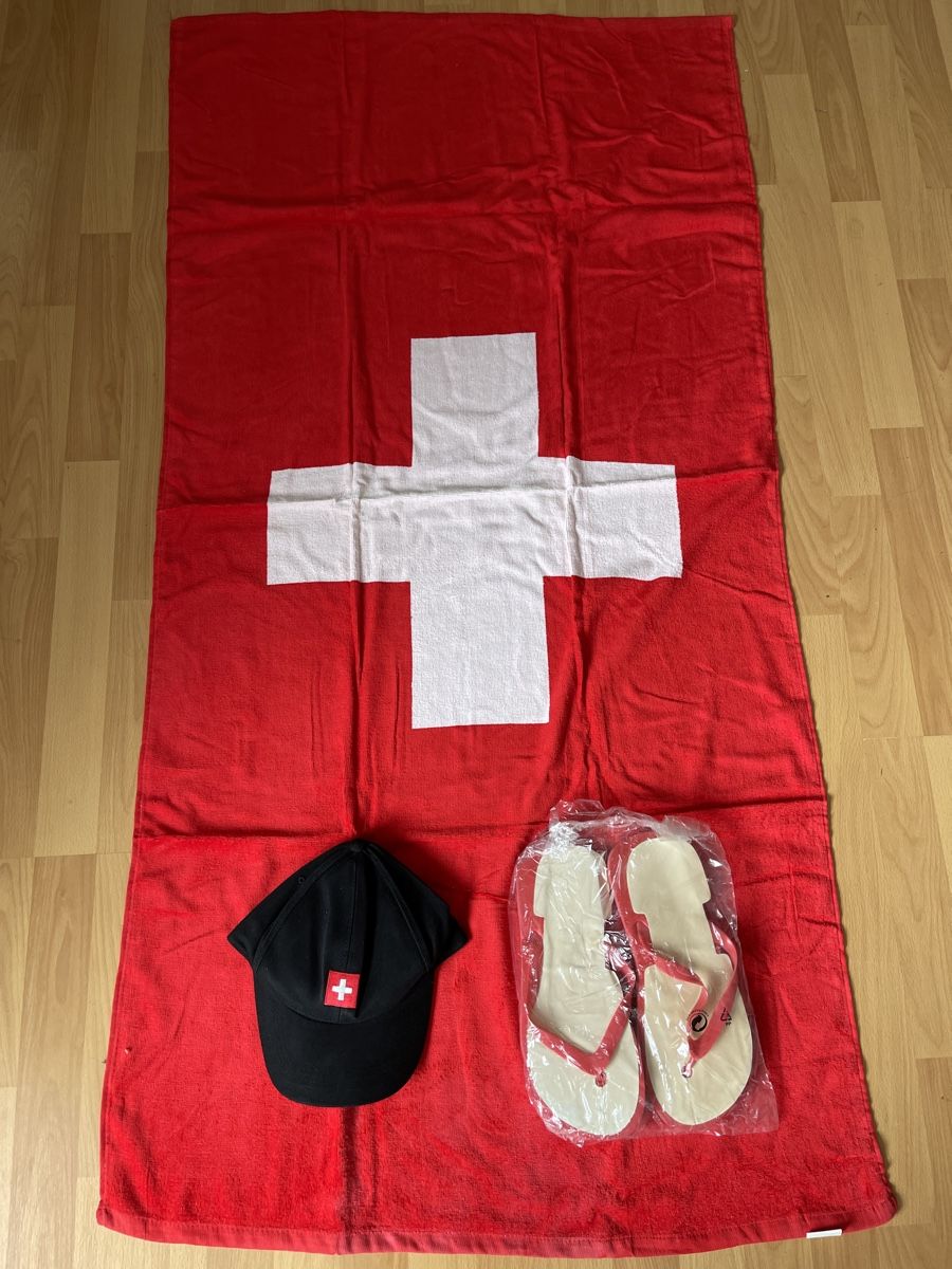 Teli da bagno: Strand-Set Badetuch Mütze Flip Flop – Nuovo e nell'imballaggio originale da Wettingen venduto da stern910