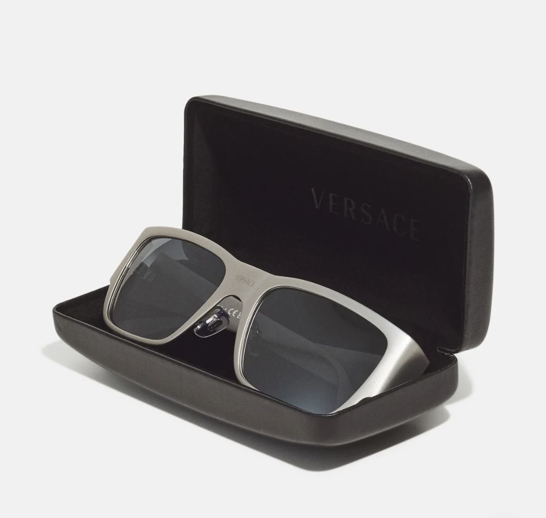 Versace Occhiali & Lenti: Versace Sonnenbrille Unisex Grösse – Nuovo e nell'imballaggio originale da Amriswil venduto da newschweiz 2