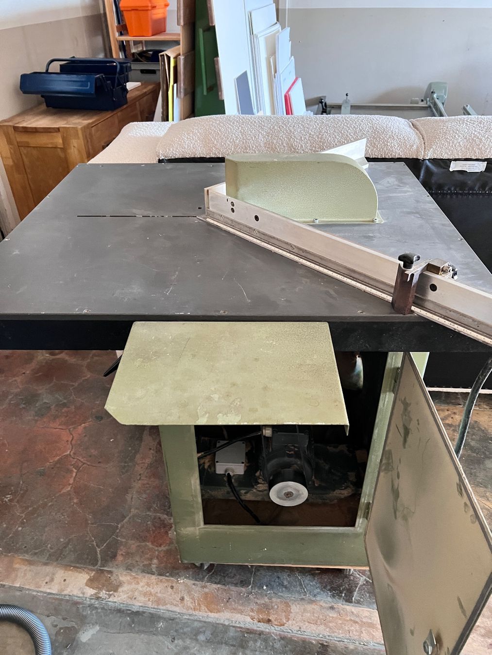 Tutte le macchine: Gehrungsmaschine – Usato da Schaffhausen venduto da Migu.M 2