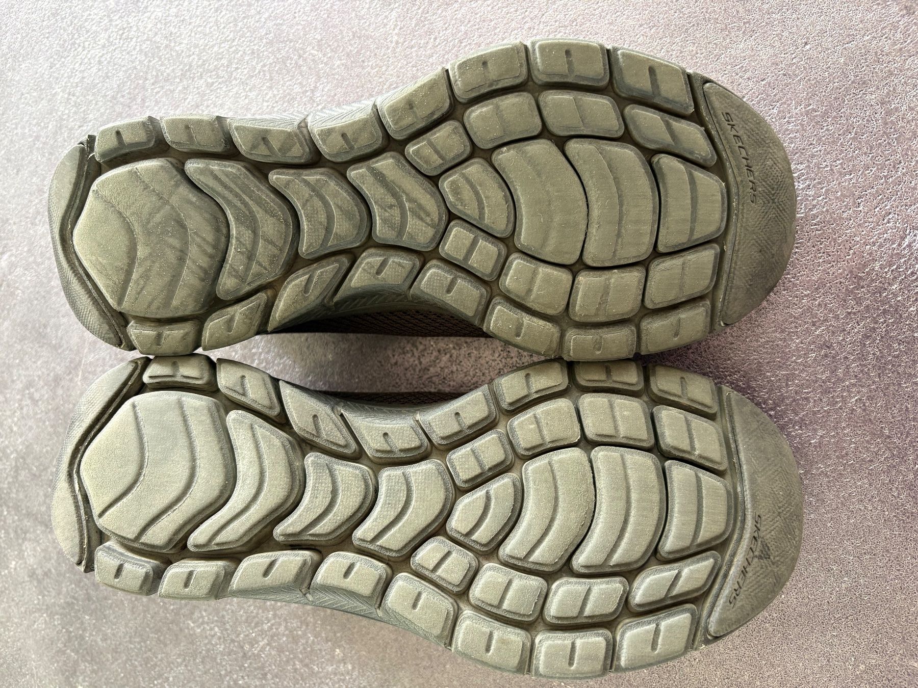 Skechers Chaussures femmes: Damen Sneaker Skechers Flex Lite Schwarz Grösse 37 – D'occasion à Flawil par HeisseReifen 8