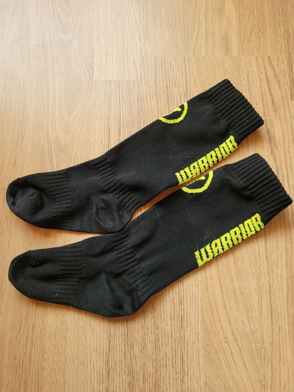 Socken für Kinder: Eishockey Socken Warrior Gr. S – Gebraucht aus Steffisburg von Gismo49