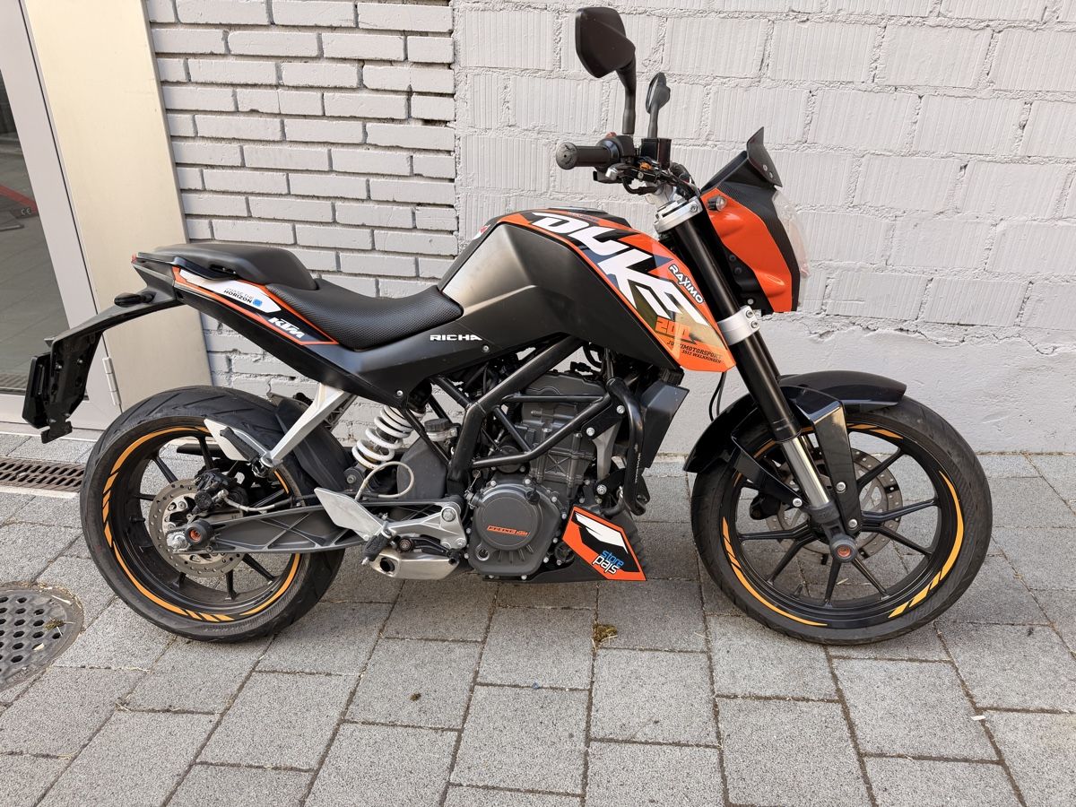 KTM Strasse: KTM 200 Duke – Gebraucht aus Kirchleerau von kekev
