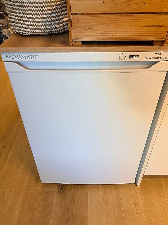 Gefrierschrank: NOVAMATIC TF98 Tischgefrierschrank – Gebraucht aus Basel von clh_9vqv