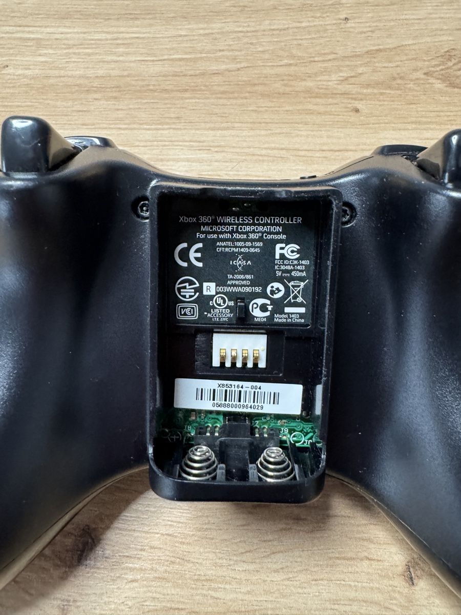 Controller: Xbox 360 Controller Schwarz mit Speedlink Akku – Usato da Biberist venduto da etesummer 2