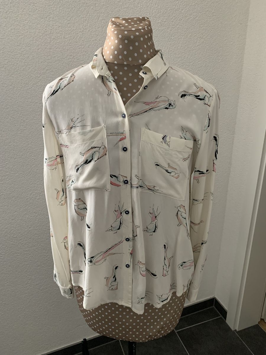 Esprit Camicette: Edc Bluse mit Vogel Muster, Gr. S creme – Nuovo (secondo la descrizione) da Frick venduto da Cirilla