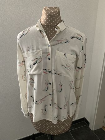Edc Bluse mit Vogel Muster, Gr. S creme Viskose