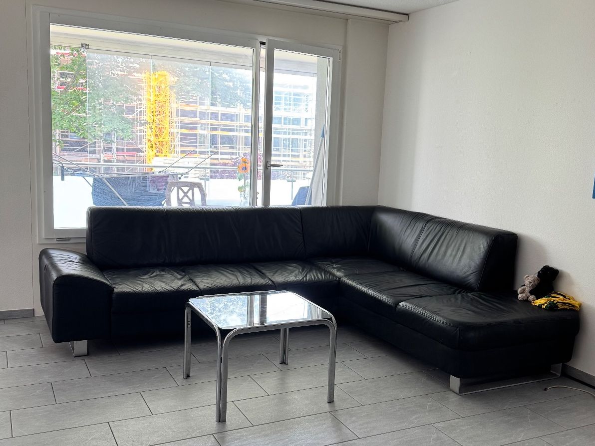 Sofas: Black leather corner sofa – D'occasion à Zug par dan_8z5h
