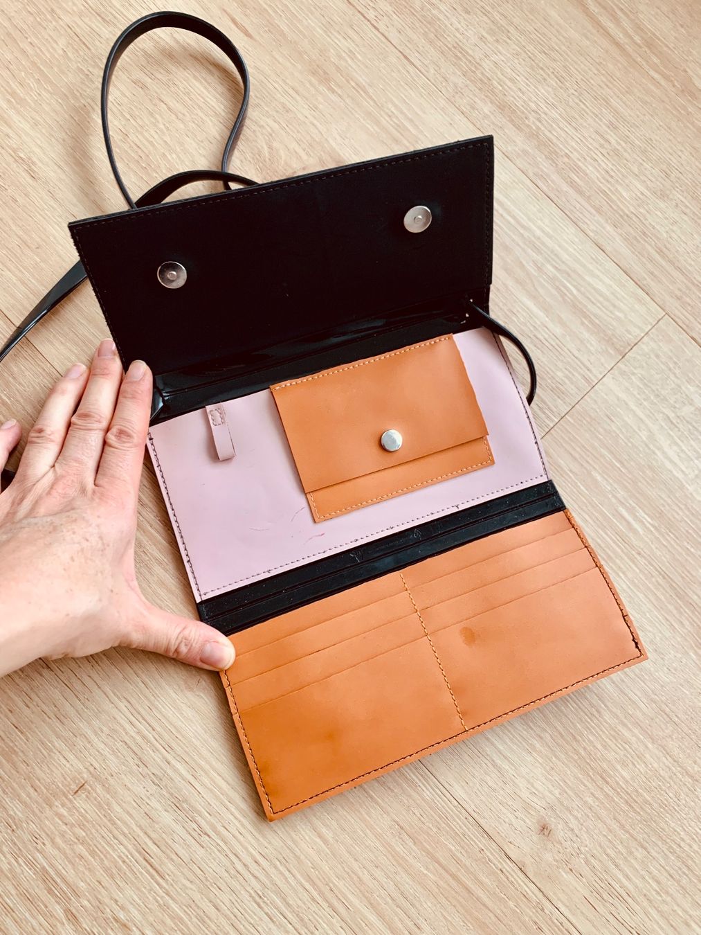 Borse da donna: Melissa Clutch, Vegan – Usato da Prangins venduto da Cdfb 1