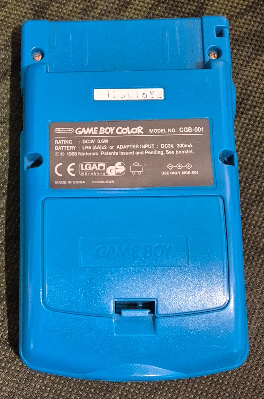 Nintendo Konsolen: Original Gameboy Color Hülle/Shell – Gebraucht aus Küttigen von  1