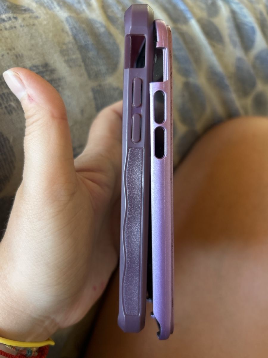 Cover & Protezioni schermo: Cover iPhone 8 Plus viola con protezione schermo nero  – Usato da Bodio TI venduto da mel_6pmm 2