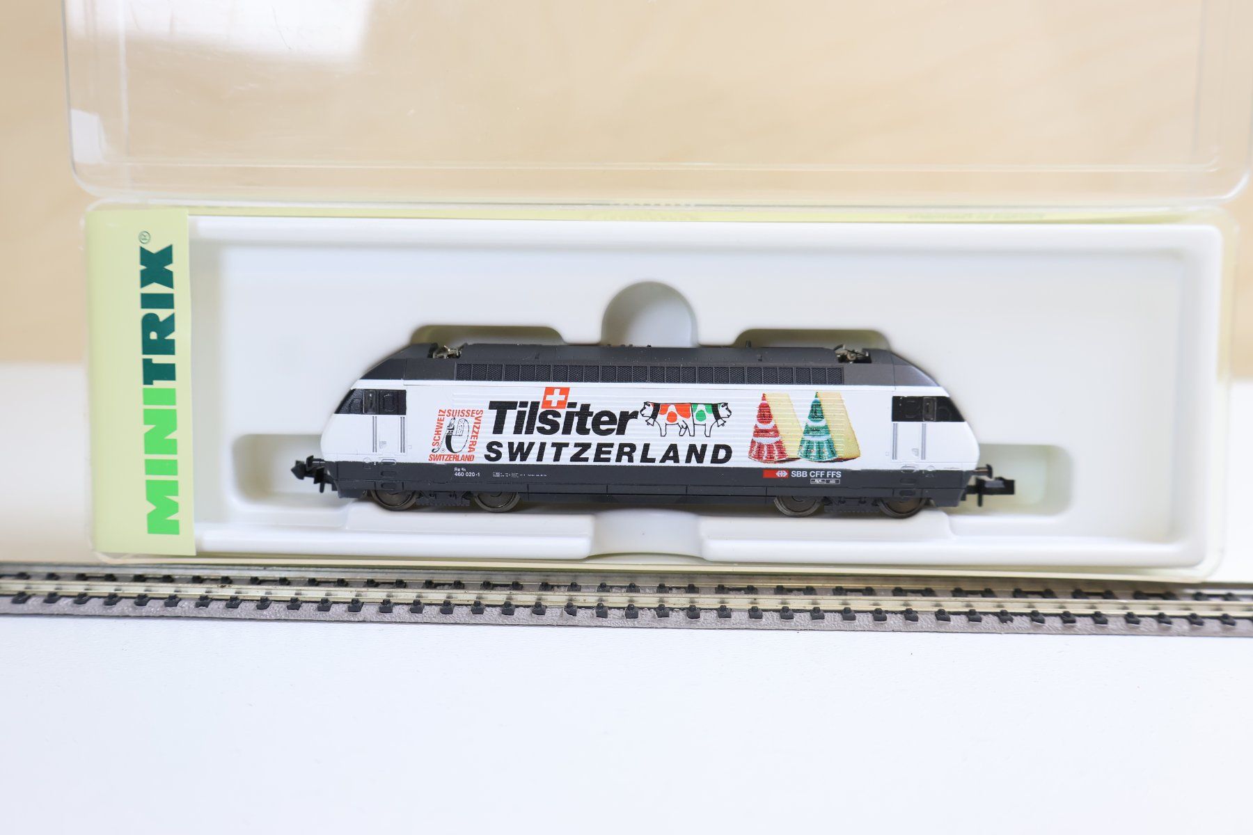 Trix Trains électriques: Minitrix SBB Re 460 E-Lok "Tilsiter" 12692 – D'occasion à Winterthur par Monstera 1