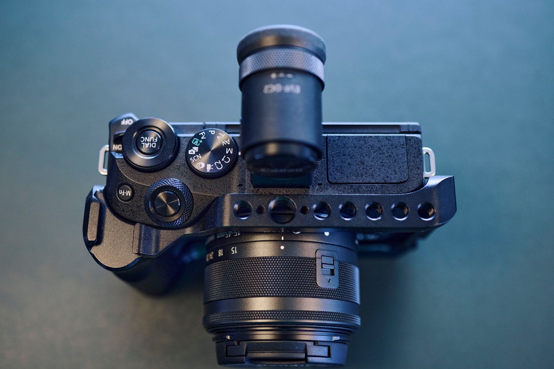 Canon Fotocamera: Canon M6 Mark II inkl. EVF – Usato da Meilen venduto da danielson0_3 4